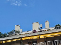 1787762902950_f4lmz7.jpg